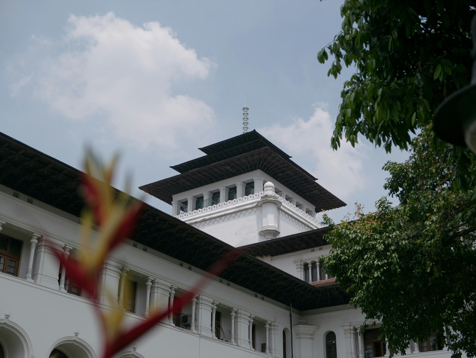 Detail arsitektur Gedung Sate Bandung